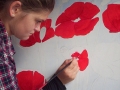 04 Ein Mohnbild in Acrylfarbe von Anne  entsteht in der Malschule Maluck